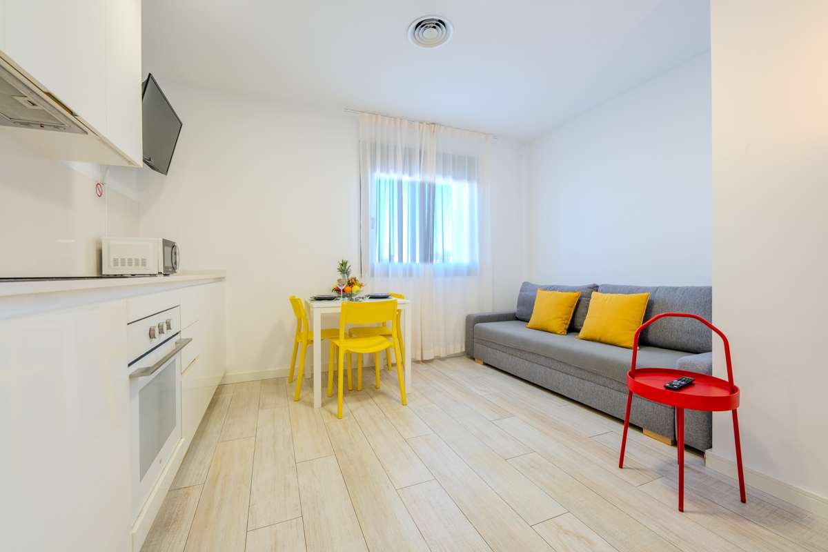 Apartamento de un dormitorio con cocina equipada del Castell Beach Aparthotel en Castelldefels