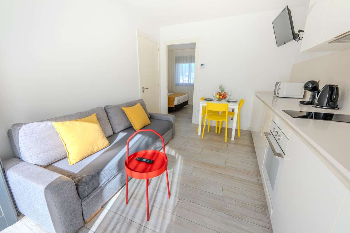 Apartamento de un dormitorio con cocina equipada del Castell Beach Aparthotel en Castelldefels