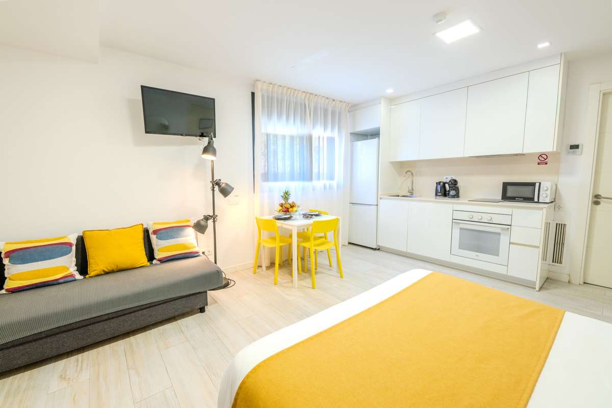 Estudio con cocina equipada del Castell Beach Aparthotel en Castelldefels