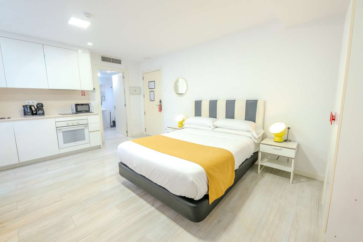 Estudio con cocina equipada del Castell Beach Aparthotel en Castelldefels