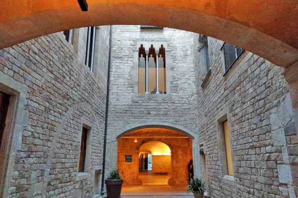 El patio gótico de uno de los palacios del Museu Picasso, en la calle Montcada